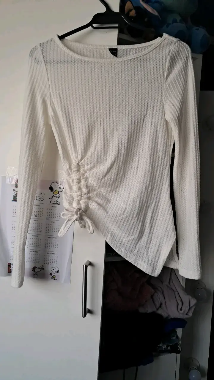 Polera blanca con diseño fruncido Shein - 1