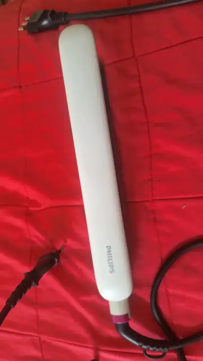 Plancha de Pelo Philips Blanca y Negra - miniatura 1