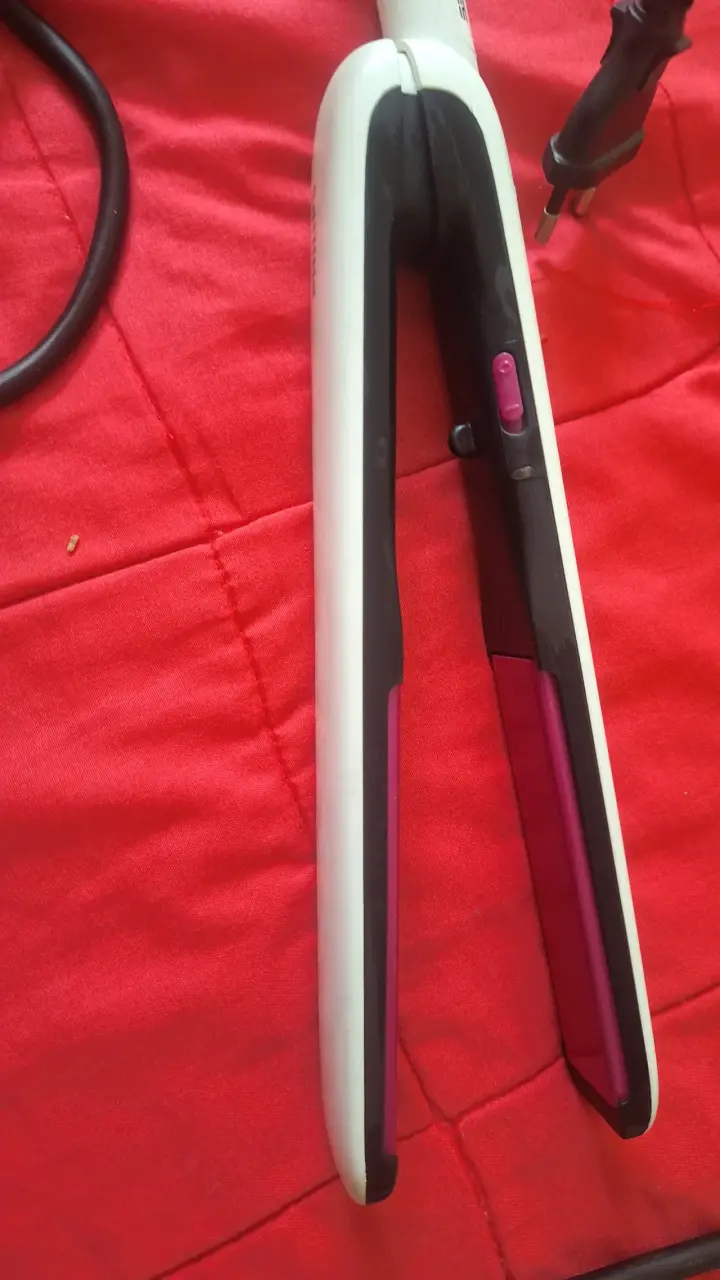 Plancha de Pelo Philips Blanca y Negra - 2