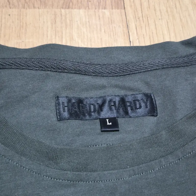Polera Hardy Hardy con diseño de calavera - 2