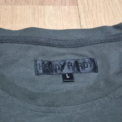 Polera Hardy Hardy con diseño de calavera - miniatura 2