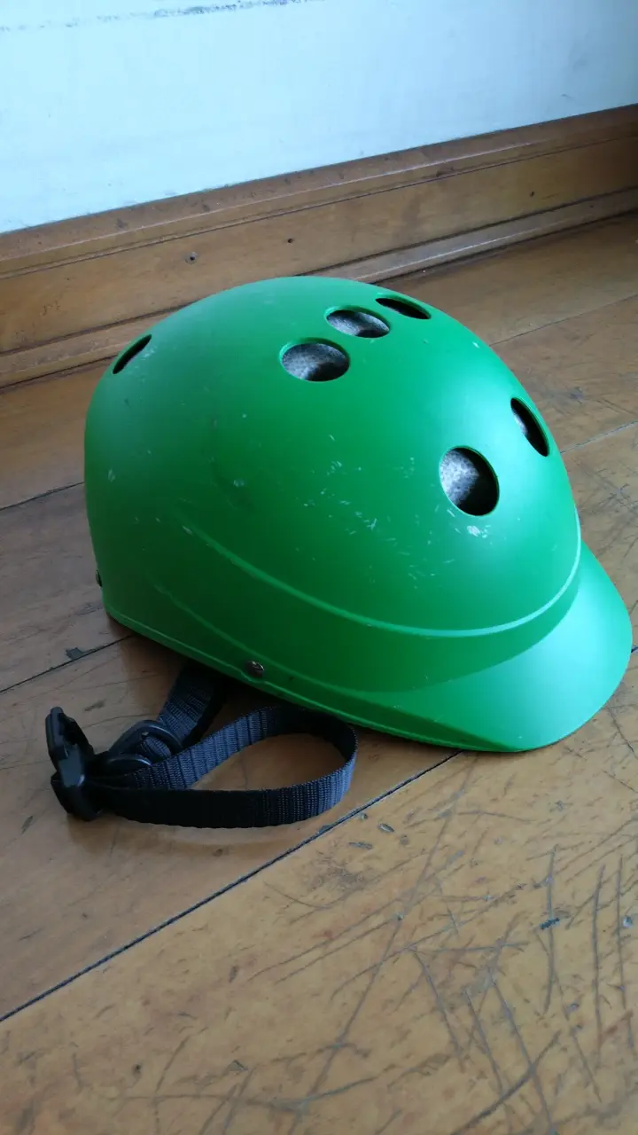 Casco de seguridad verde para ciclismo