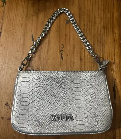 Cartera plateada con textura de serpiente Zappa - miniatura 1