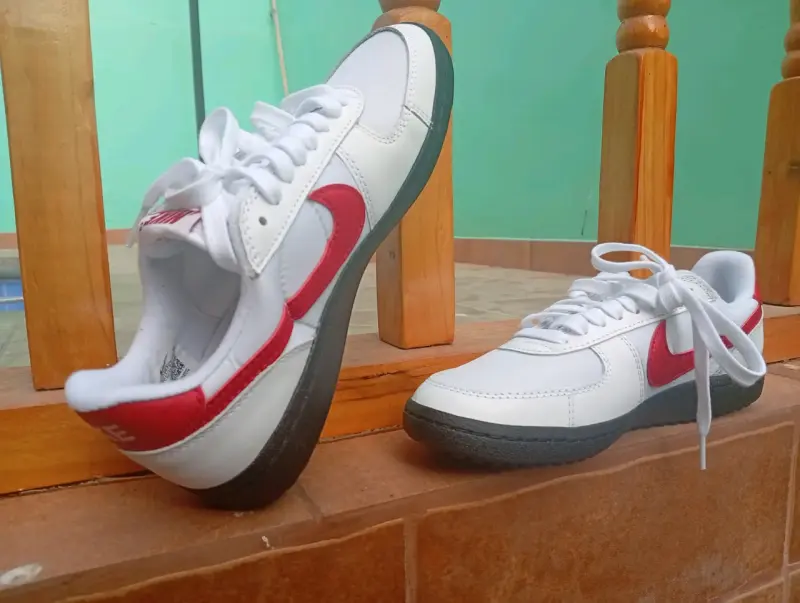 NIKE FIELD GENERAL 82 SP BLANCAS/ROJAS TALLA 40,5 - 1