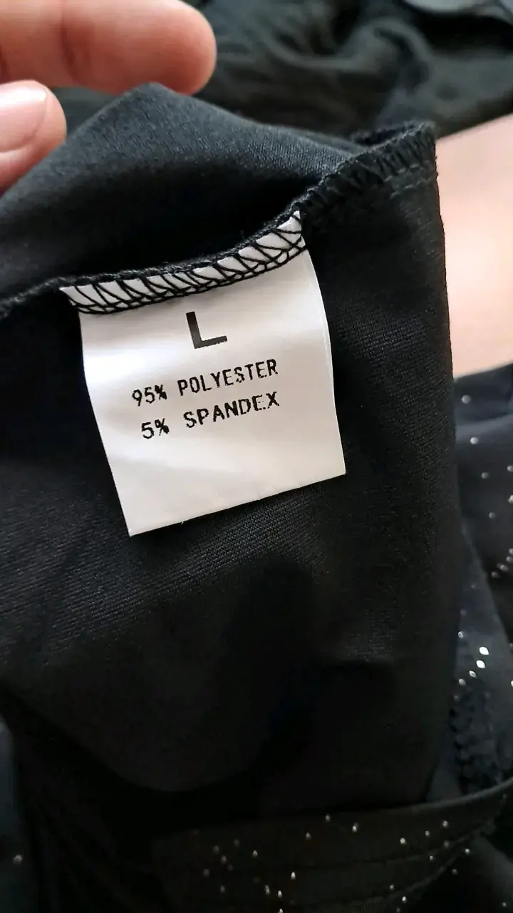 Vestido negro con encaje y brillo - 3