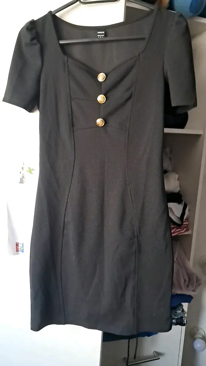 Vestido negro con botones dorados Shein - 1
