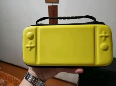 Nintendo Switch Lite Amarilla - miniatura 3