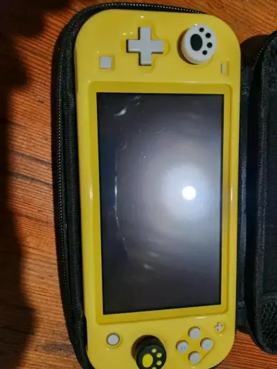 Nintendo Switch Lite Amarilla - miniatura 4