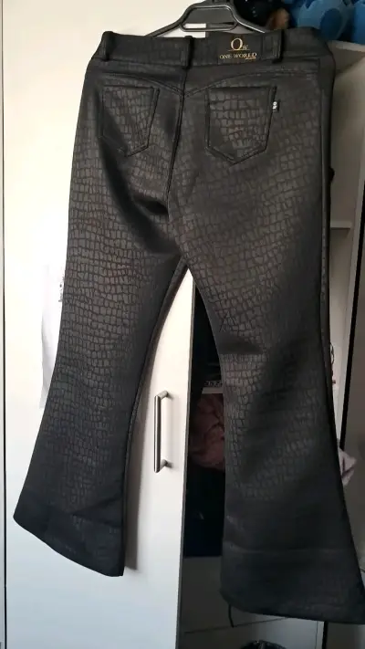 Pantalones acampanados negros One World Jeans - miniatura 3
