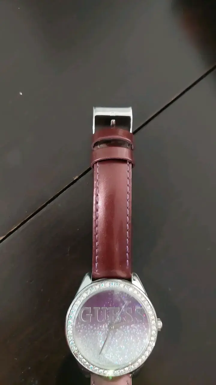 Reloj Guess para mujer con correa de cuero morado - 3