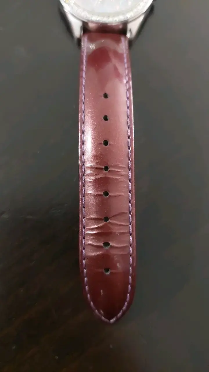 Reloj Guess para mujer con correa de cuero morado - 4