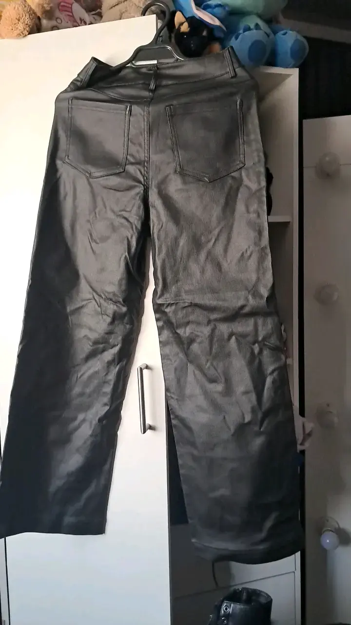 Pantalones de cuero sintético negros talla M - 2
