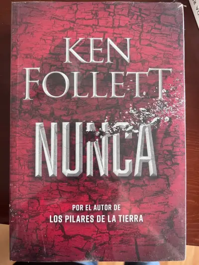 Libro 'Nunca' de Ken Follett en perfecto estado - miniatura 1