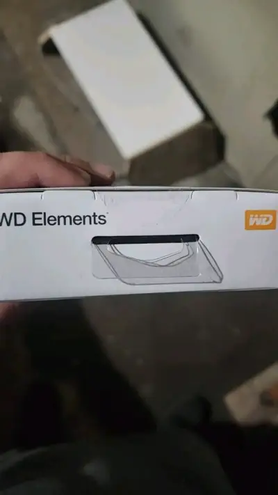 Disco Duro Externo WD Elements 1TB - miniatura 2