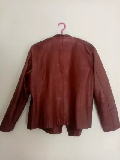 Chaqueta de cuero sintético burdeos para mujer - miniatura 4