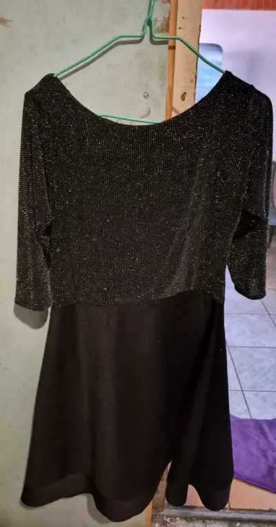 Vestido largo floral con diseño cruzado - miniatura 2
