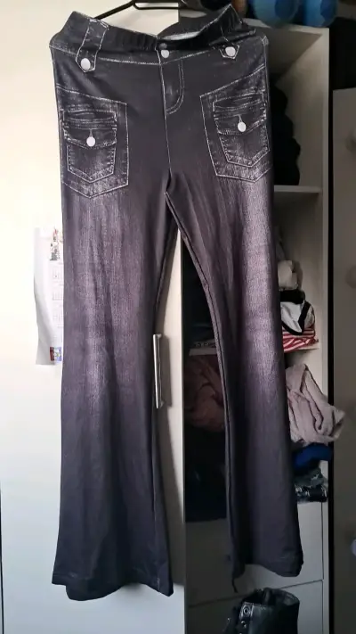 Pantalones de mezclilla elásticos para mujer - miniatura 1