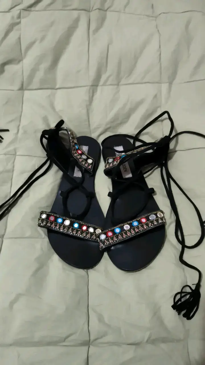 Sandalias negras con pedrería Steve Madden - 1