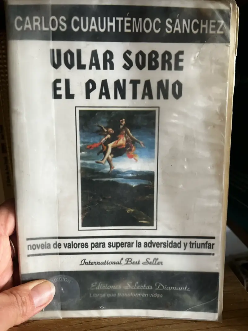 Volar Sobre El Pantano de Carlos Cuauhtémoc S - 1