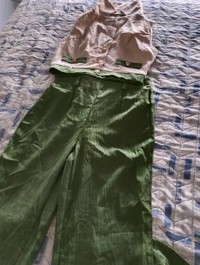 Conjunto de ropa femenina variada - miniatura 2