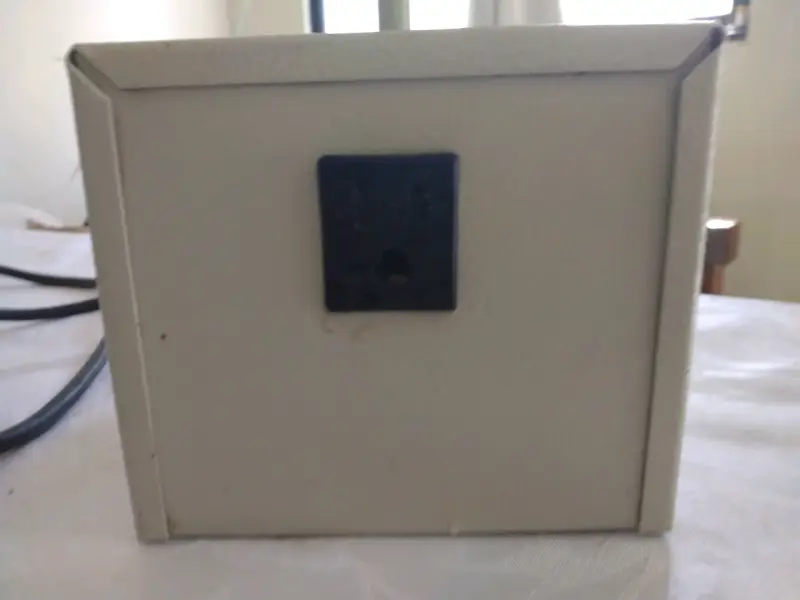 Transformador de voltaje para uso doméstico - 1
