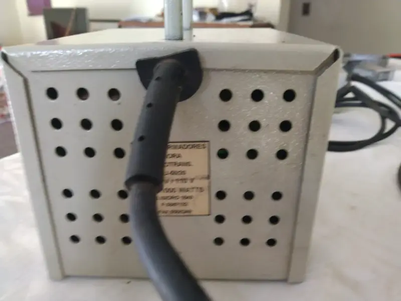 Transformador de voltaje para uso doméstico - 2
