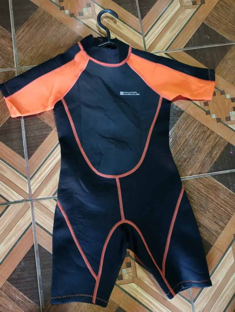 Traje de neopreno para niños negro y naranja - 2