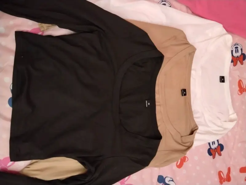 Pack de poleras básicas en tres colores