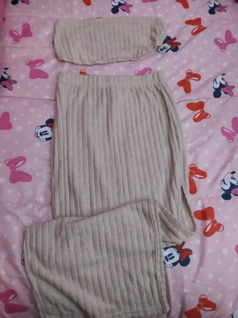 Conjunto de ropa de dos piezas beige para mujer
