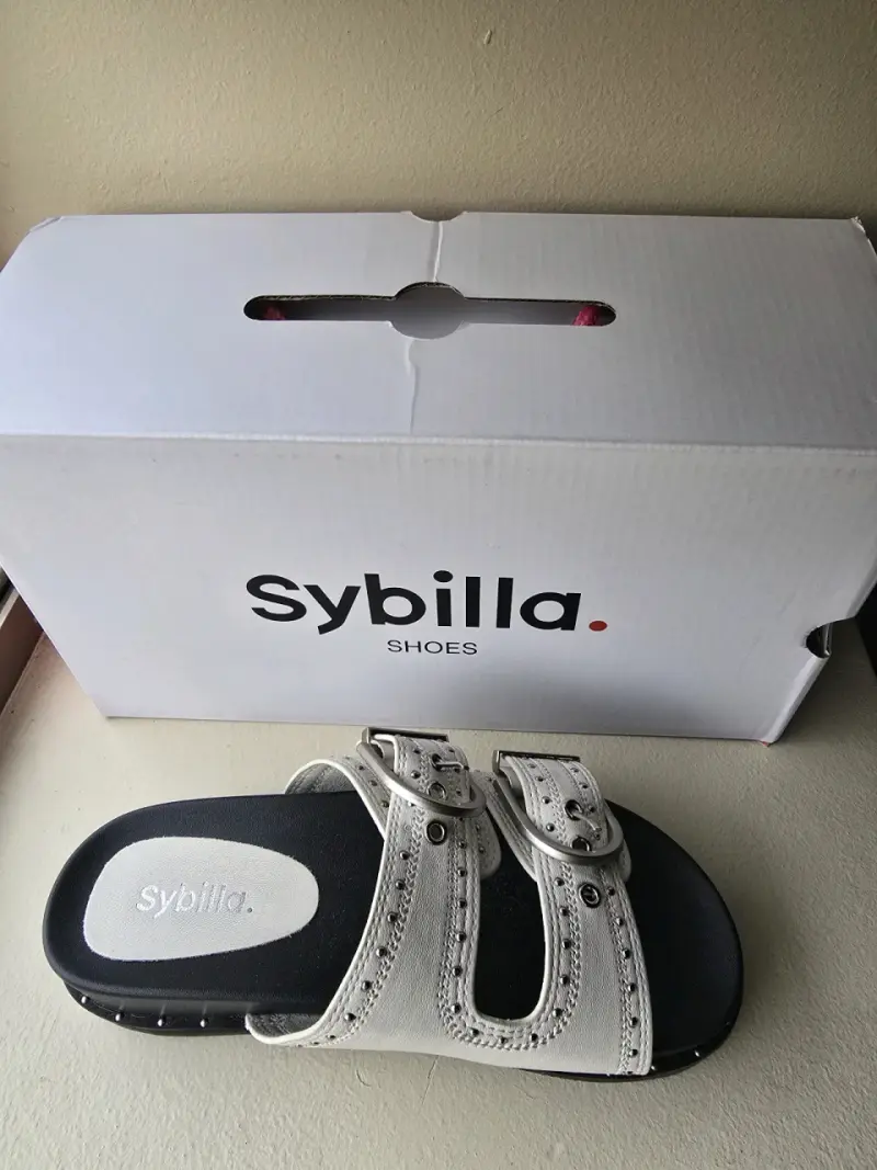 Sandalias blancas con hebillas Sybilla - 1