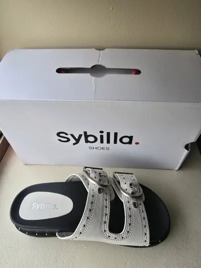 Sandalias blancas con hebillas Sybilla - miniatura 1