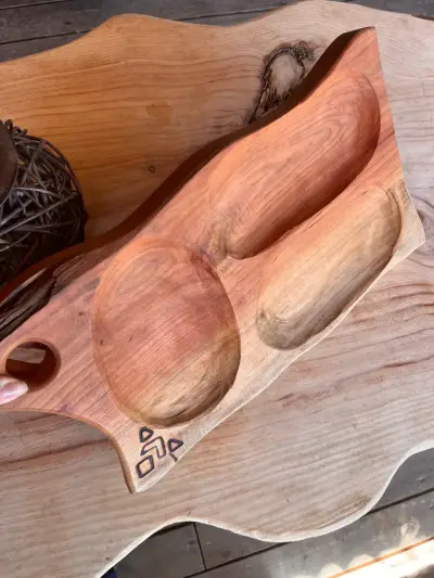 Tabla de picoteo de madera artesanal - miniatura 3