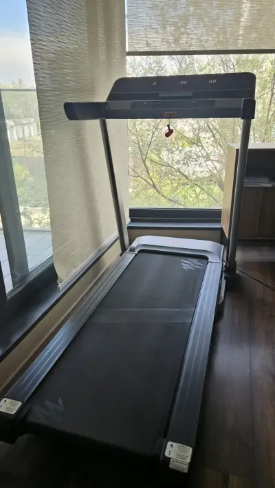 Caminadora eléctrica plegable con inclinación ajustable - miniatura 1
