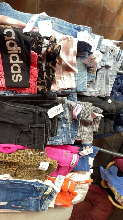 50 prendas Lote de pantalones y jeans para vender - miniatura 1