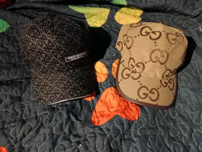 Gorra Armani Exchange y Gucci con diseño exclusivo - miniatura 1