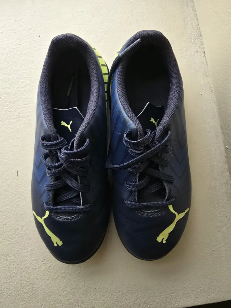 Zapatillas de fútbol Puma azul marino