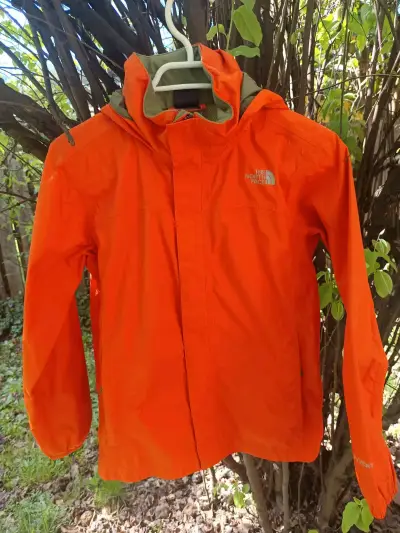 Chaqueta impermeable naranja The North Face para niños - miniatura 1