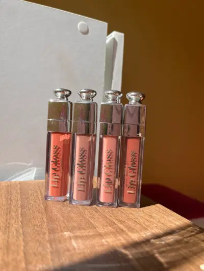 Set de Brillos Labiales en Tonos Neutros - miniatura 1