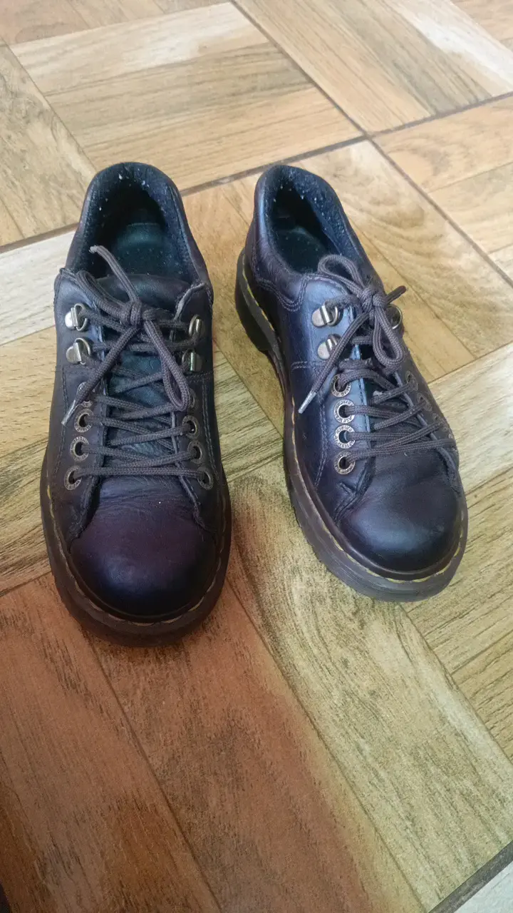 Zapatos de cuero marrón con cordones - 1