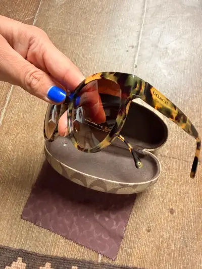 Gafas de sol Coach estilo carey - miniatura 4