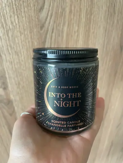 Vela aromática Bath & Body Works Into The Night - miniatura 1