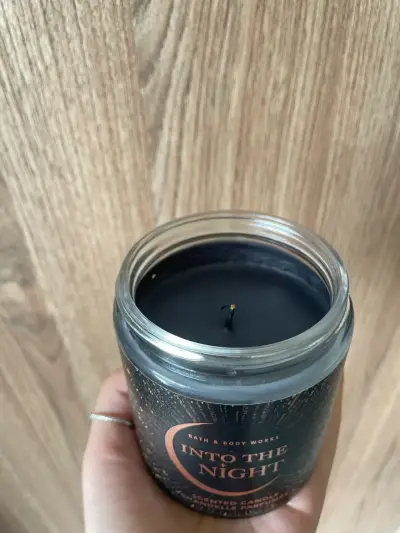 Vela aromática Bath & Body Works Into The Night - miniatura 2