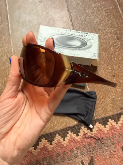 Anteojos de sol Oakley Riddle modelo 05-908 - miniatura 2
