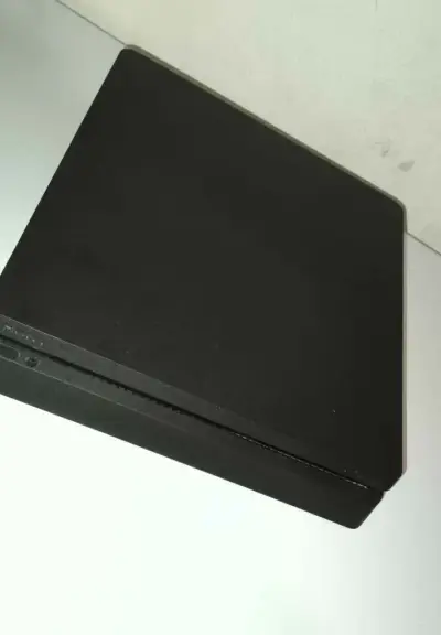 Consola Sony PS4 1TB con control y cables - miniatura 2