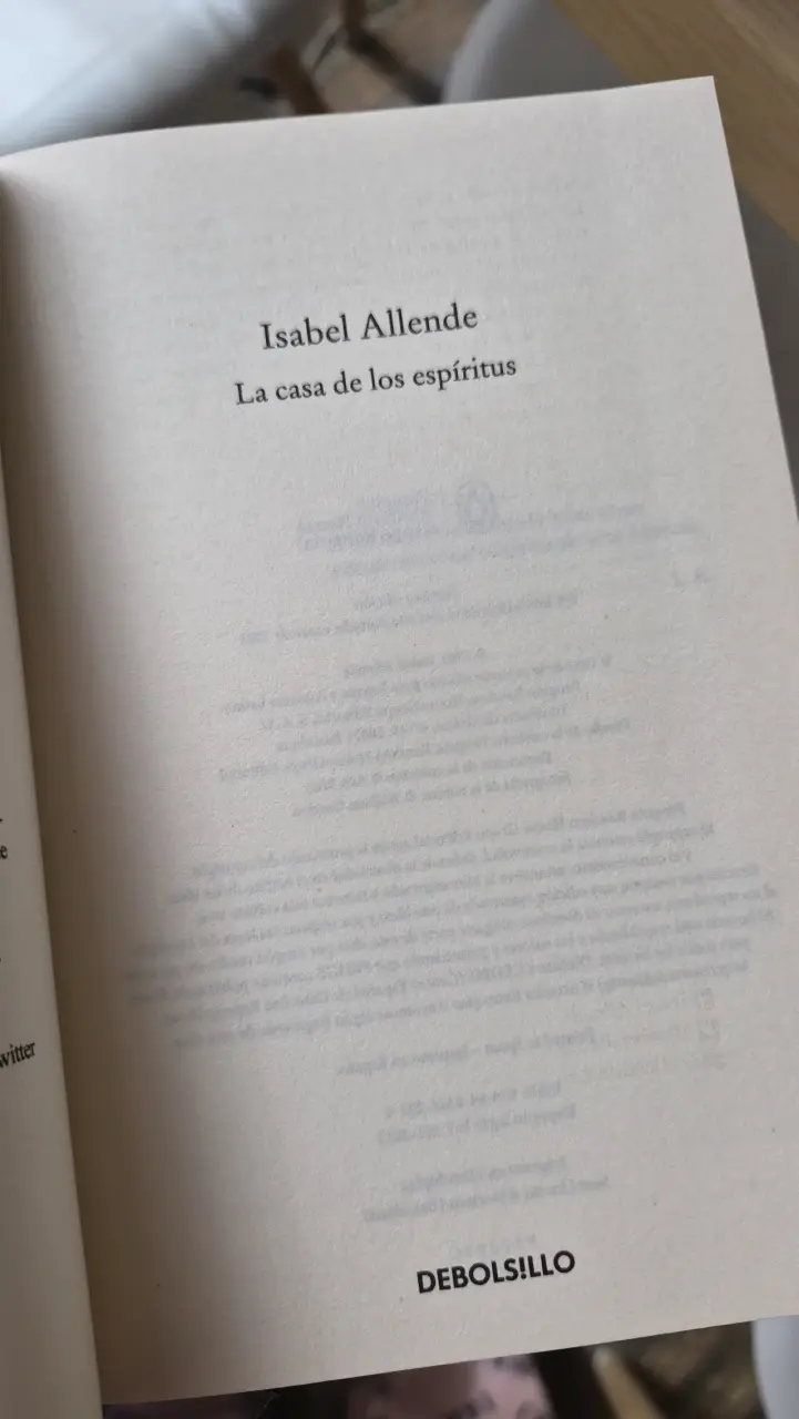 Libro 'La casa de los espíritus' de Isabel Allende - 2