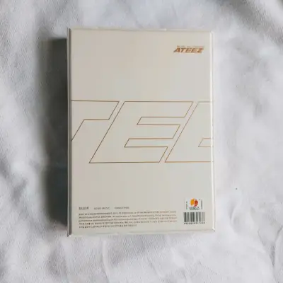 Álbum K-Pop ATEEZ Treasure EP.1 - miniatura 2