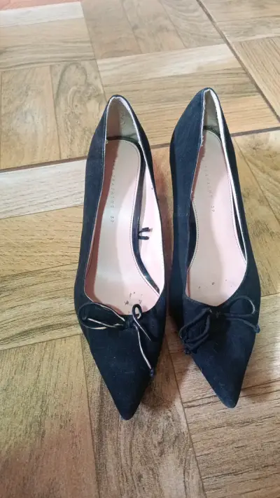 Zapatos de tacón negro con lazo Trafaluc - miniatura 1