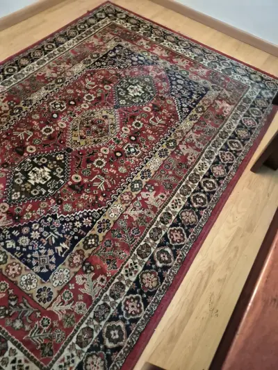 Alfombra persa de diseño clásico en tonos rojos - miniatura 2