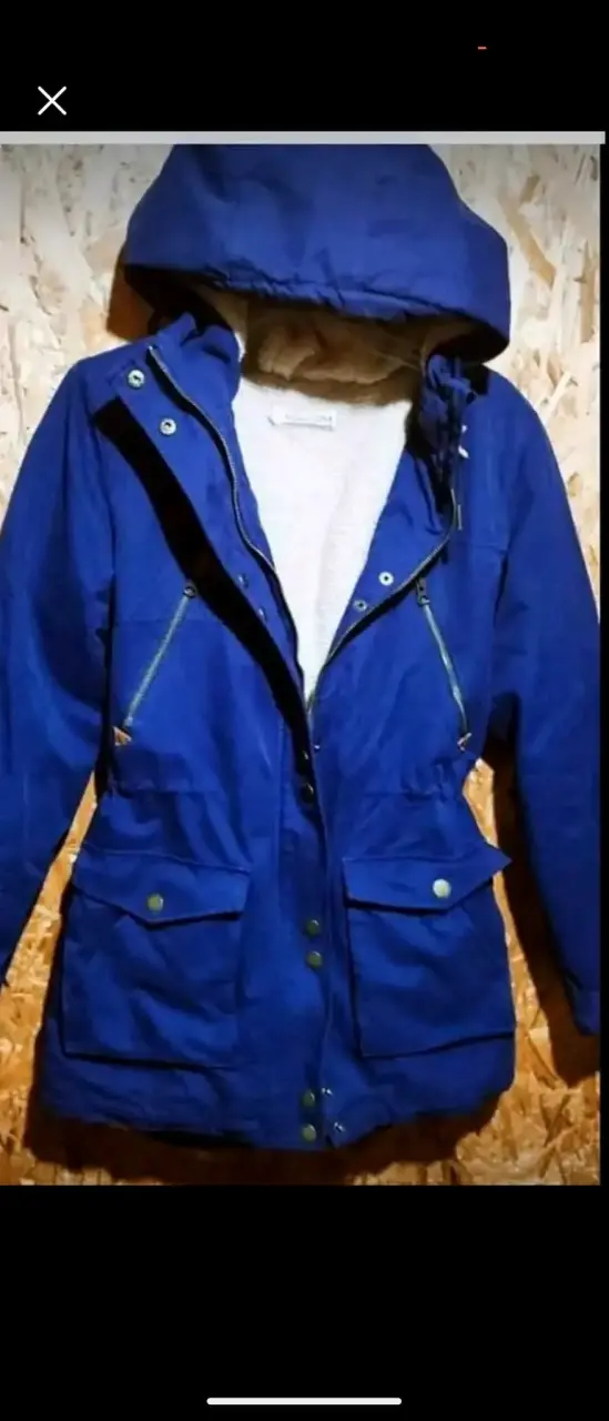 Parka azul con capucha y forro interior - 3