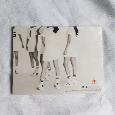 Álbum de música Oh My Girl - miniatura 2